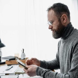 Gestión de nóminas y contratos laborales